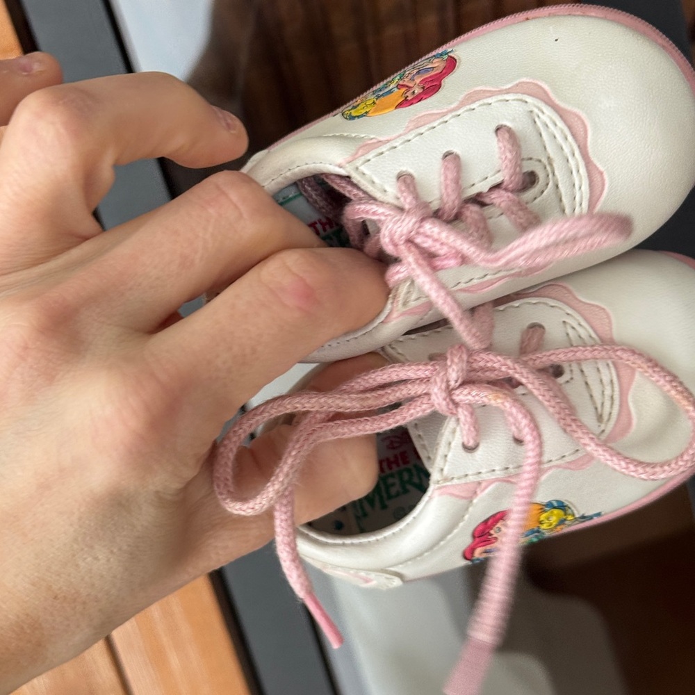 Vintage 90s Disney The Little Mermaid shoes Oxford sneakers Embossed ariel baby - Picture 8 of 14